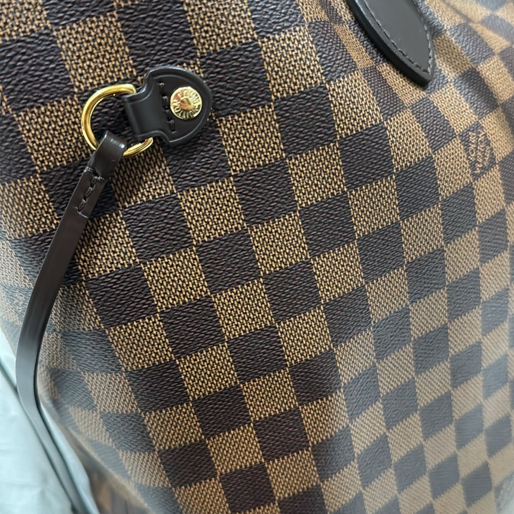 Louis Vuitton Neverfull GM Damier with Red Interior - Picture 9 of 13
